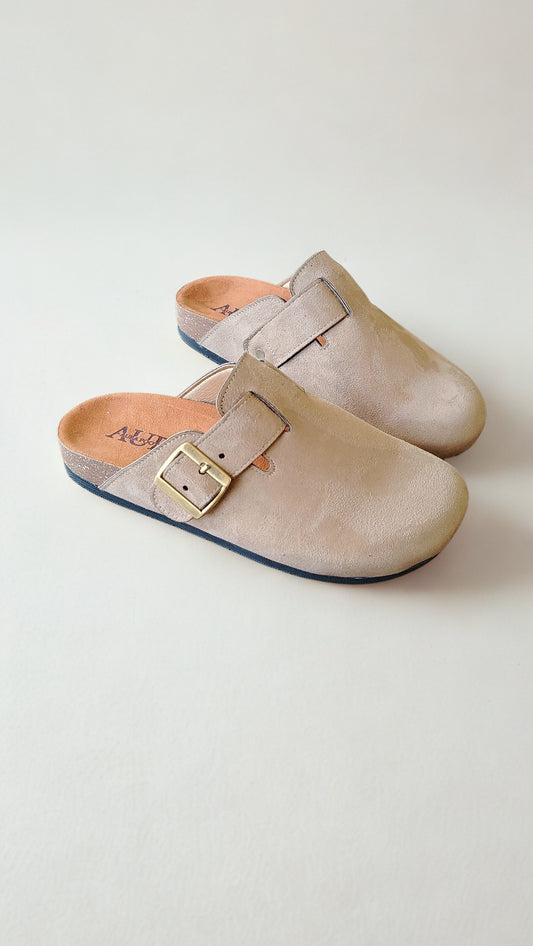 Seren Beige clogs