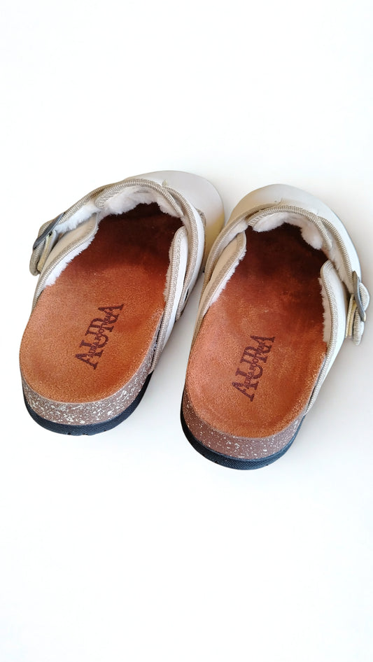 Seren fur beige clogs