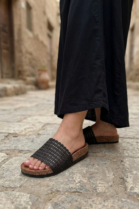 Aura slides black (4011)