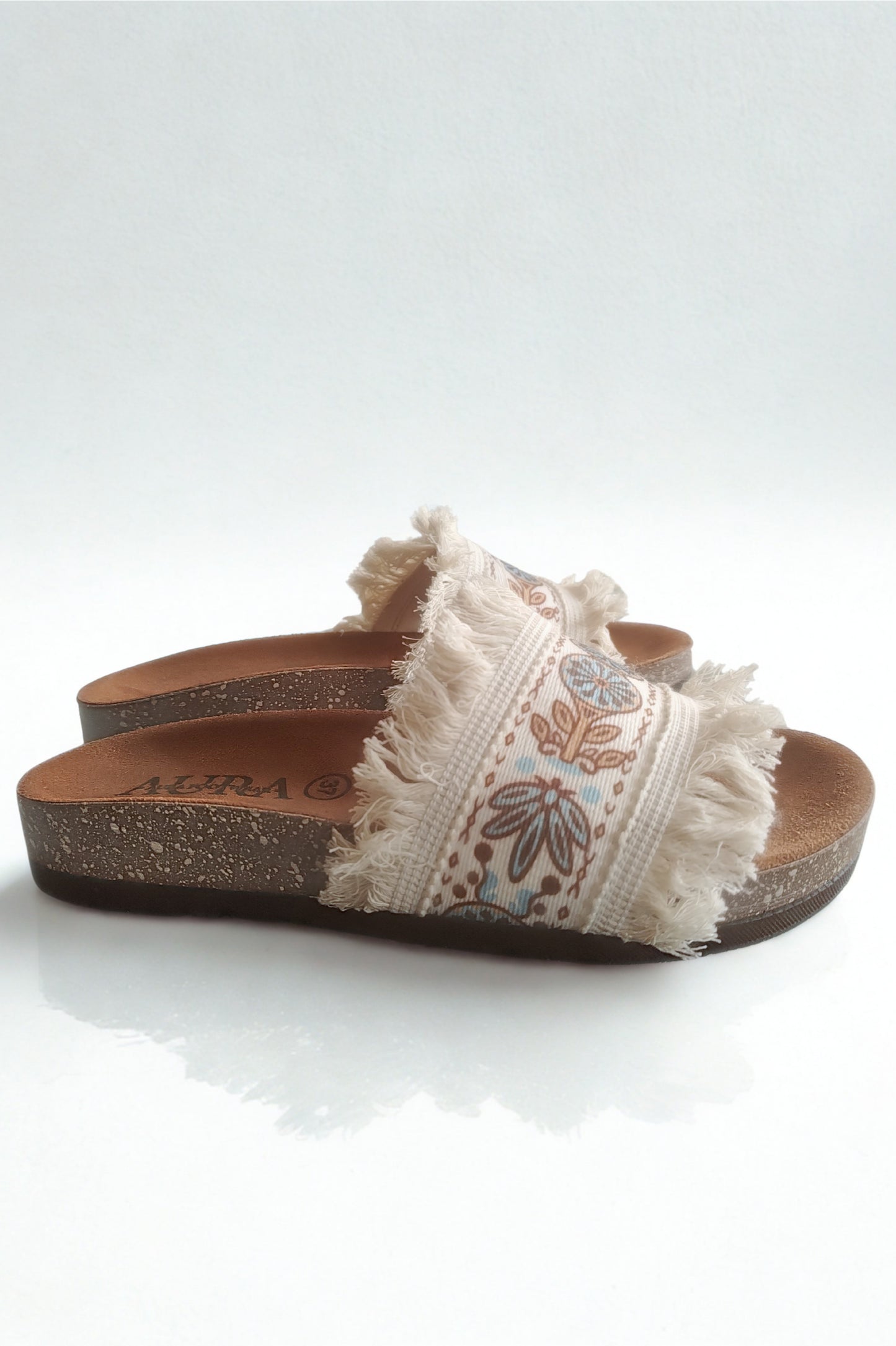 Aura slides beige (4013)