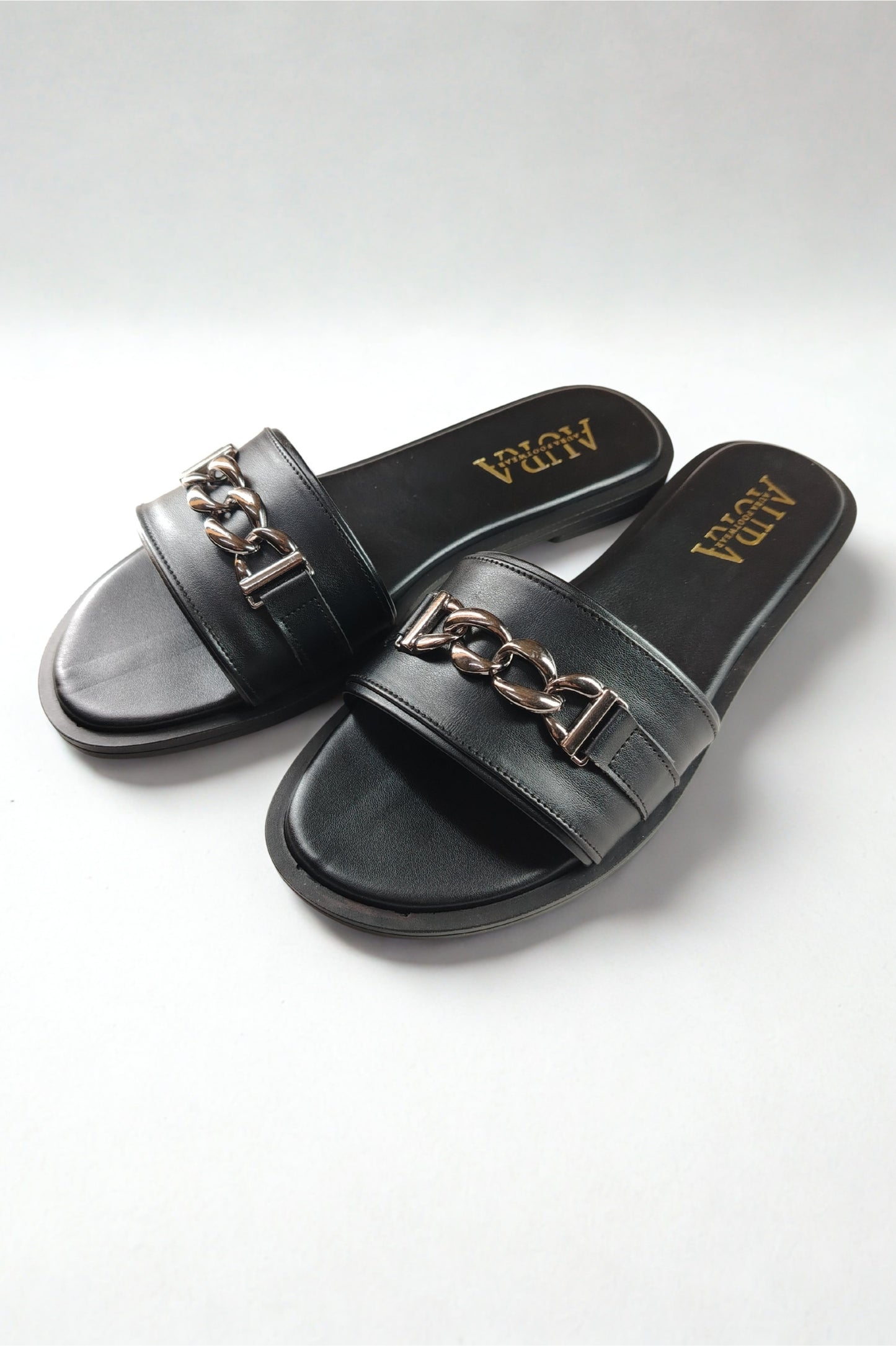 Aura slides black (4007)