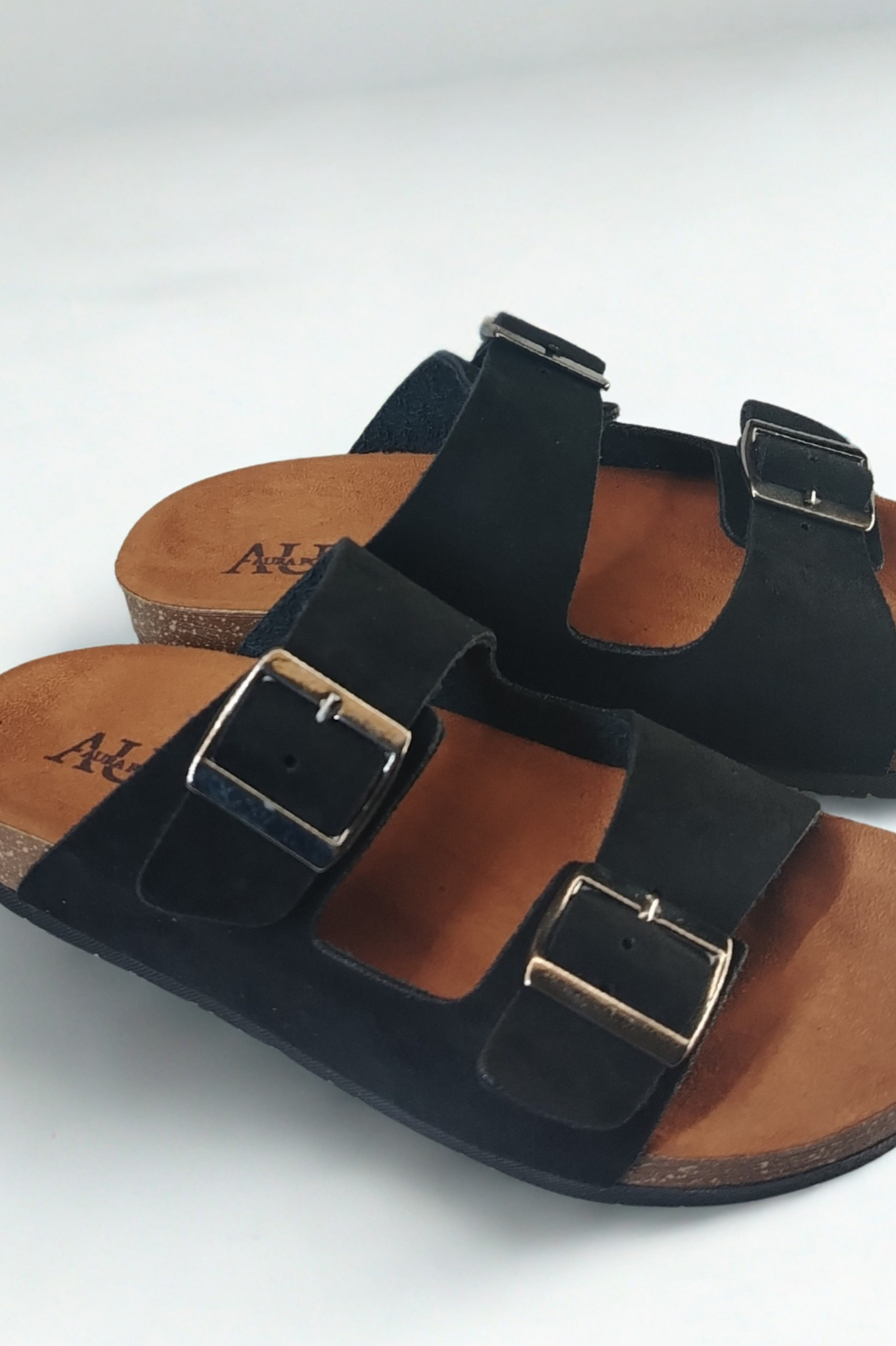 Aria basic black slipper