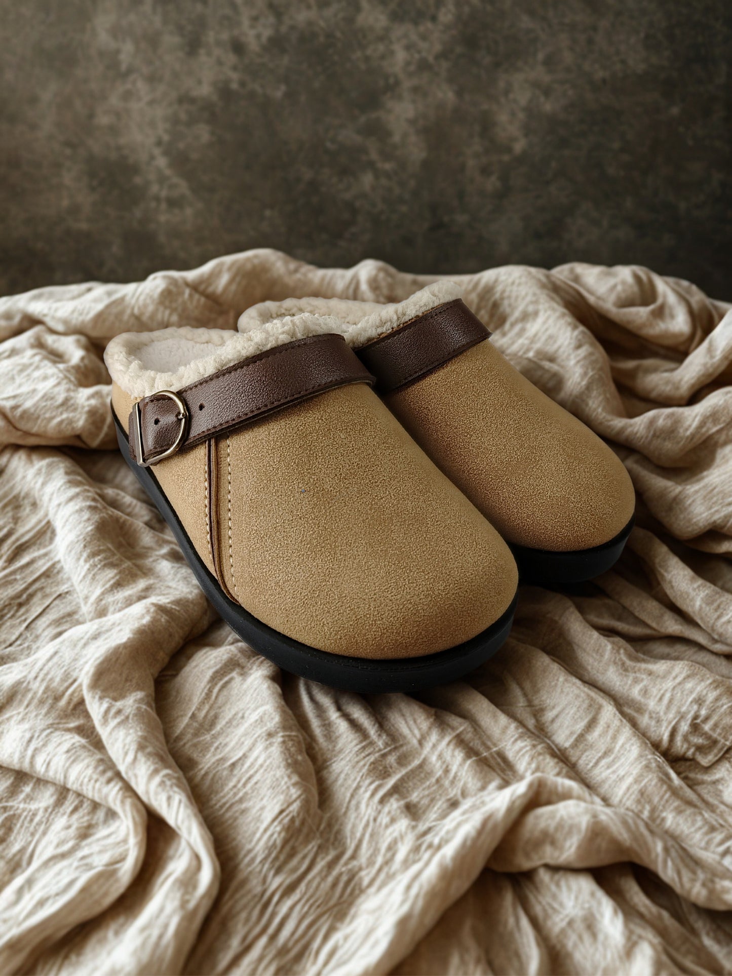 Elora fur Camel clogs