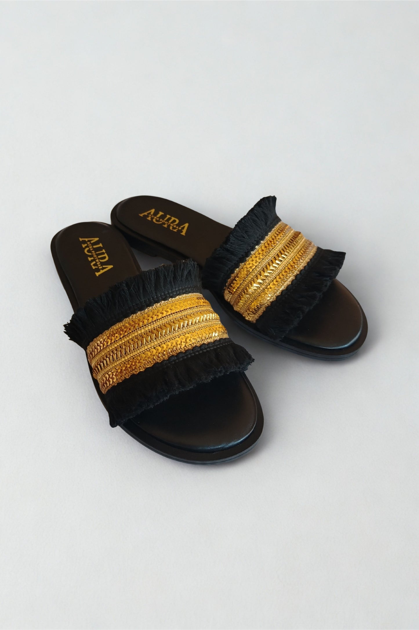 Aura slides black (4006)