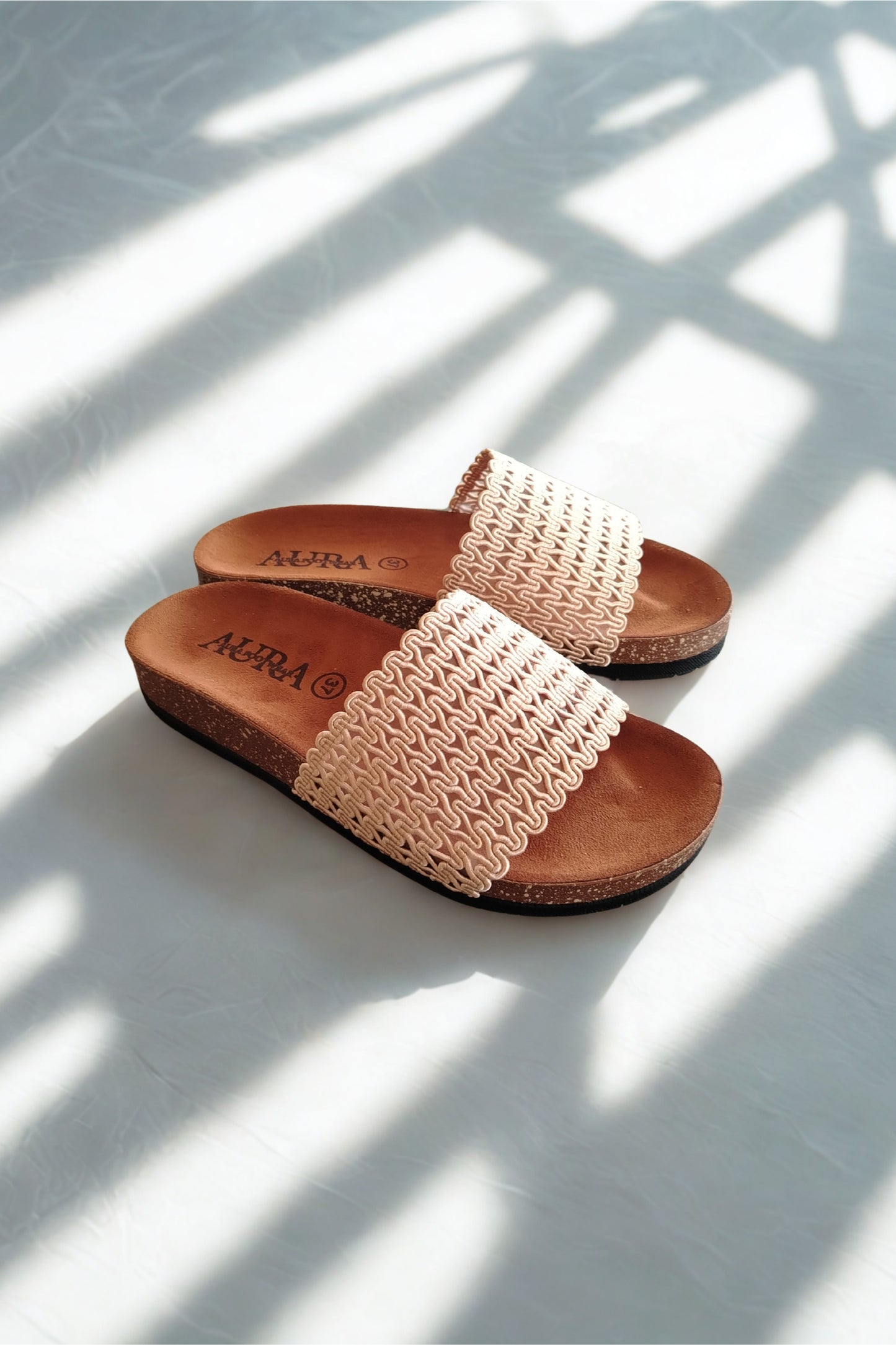 Aura slides beige (4011)