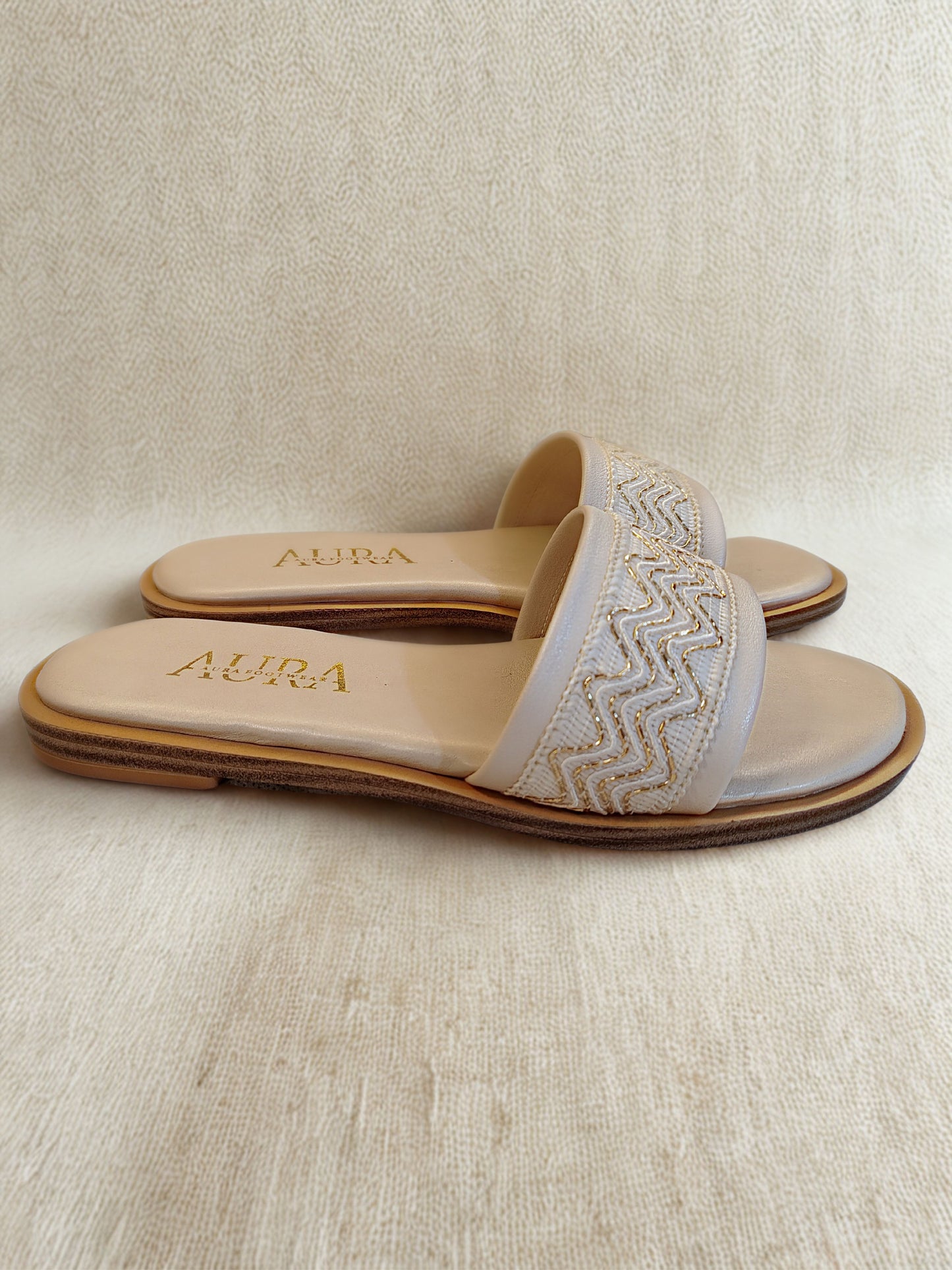 Aura slides (4006)