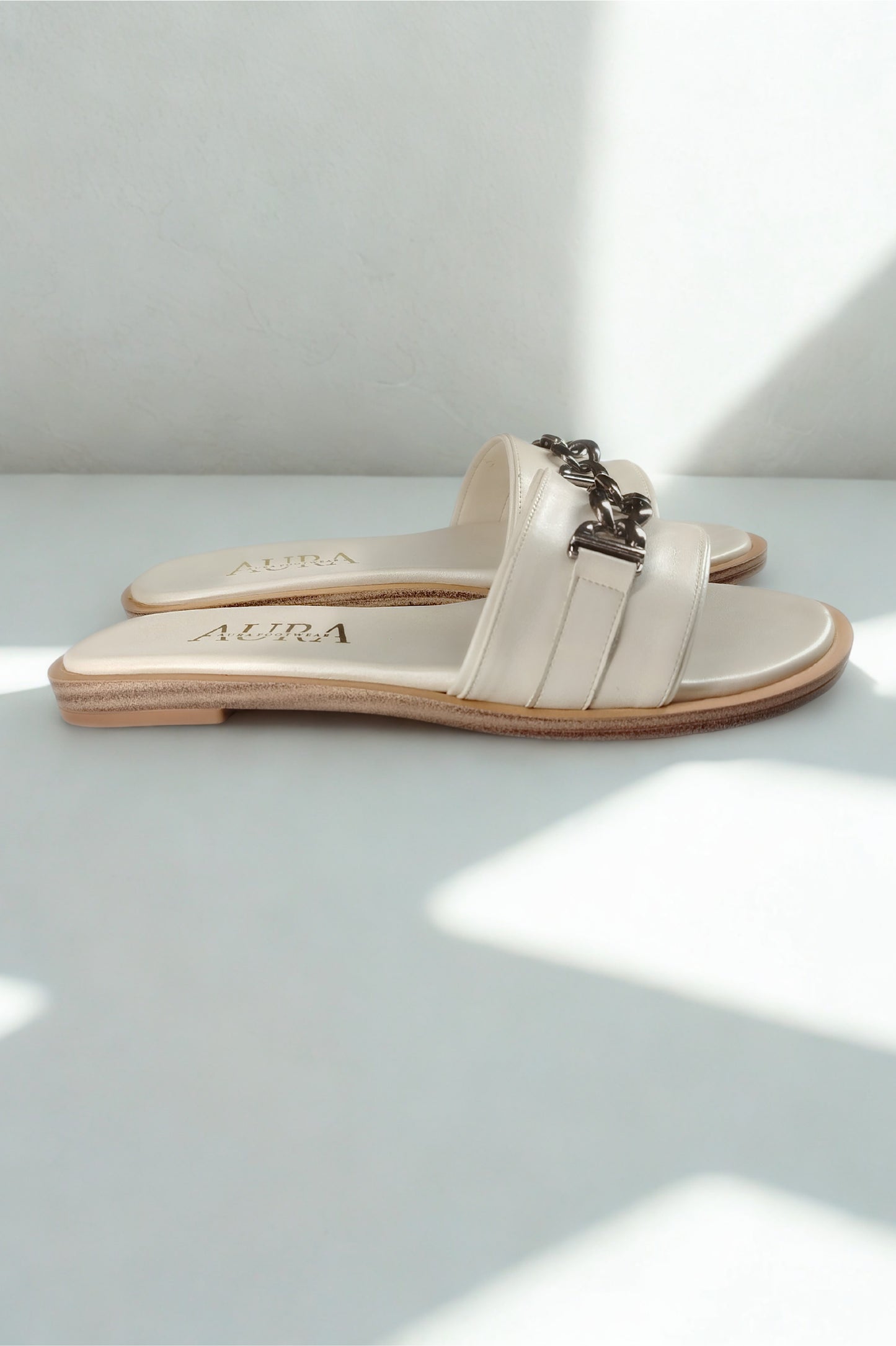 Aura slides beige (4007)
