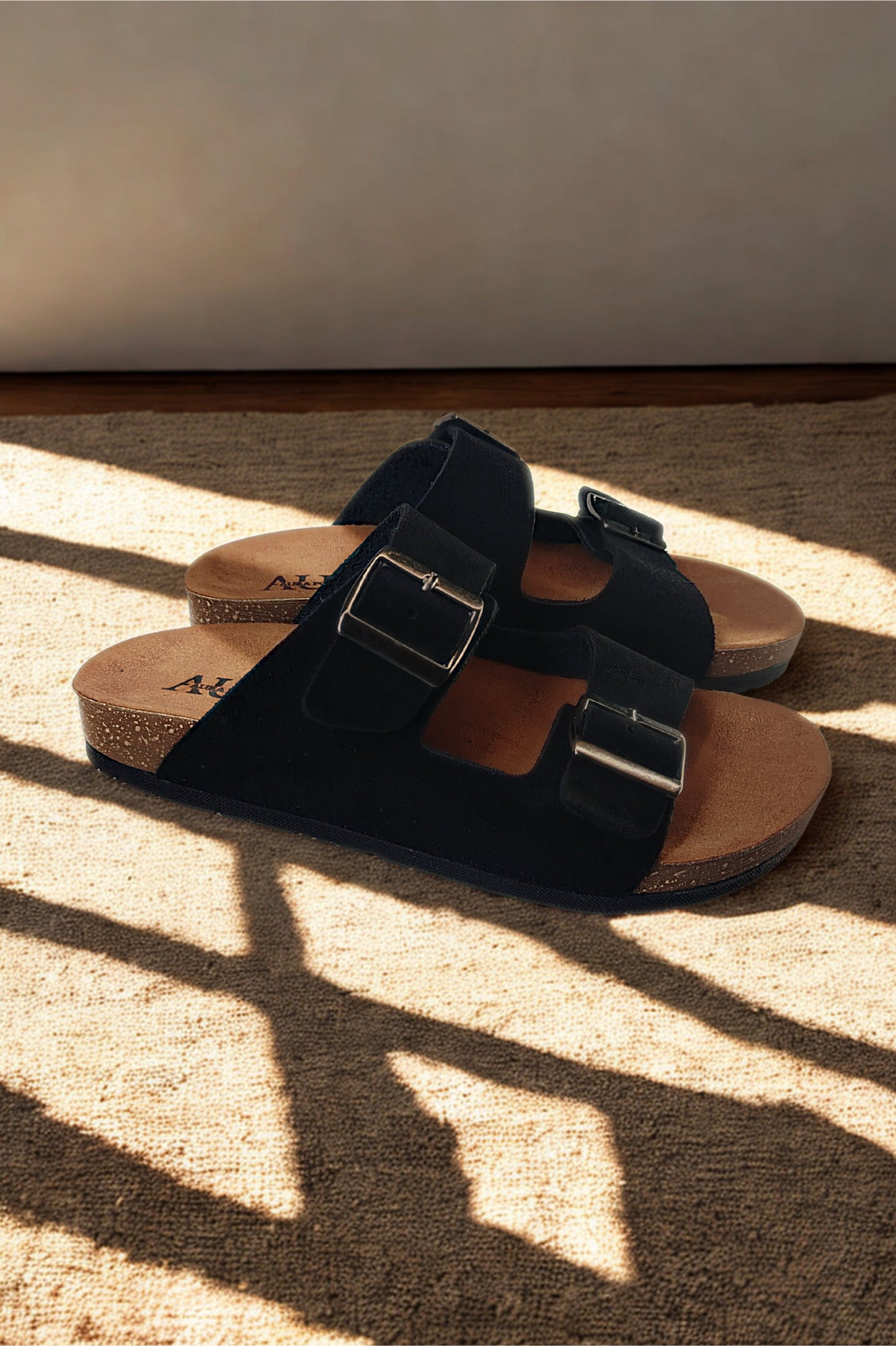 Aria basic black slipper
