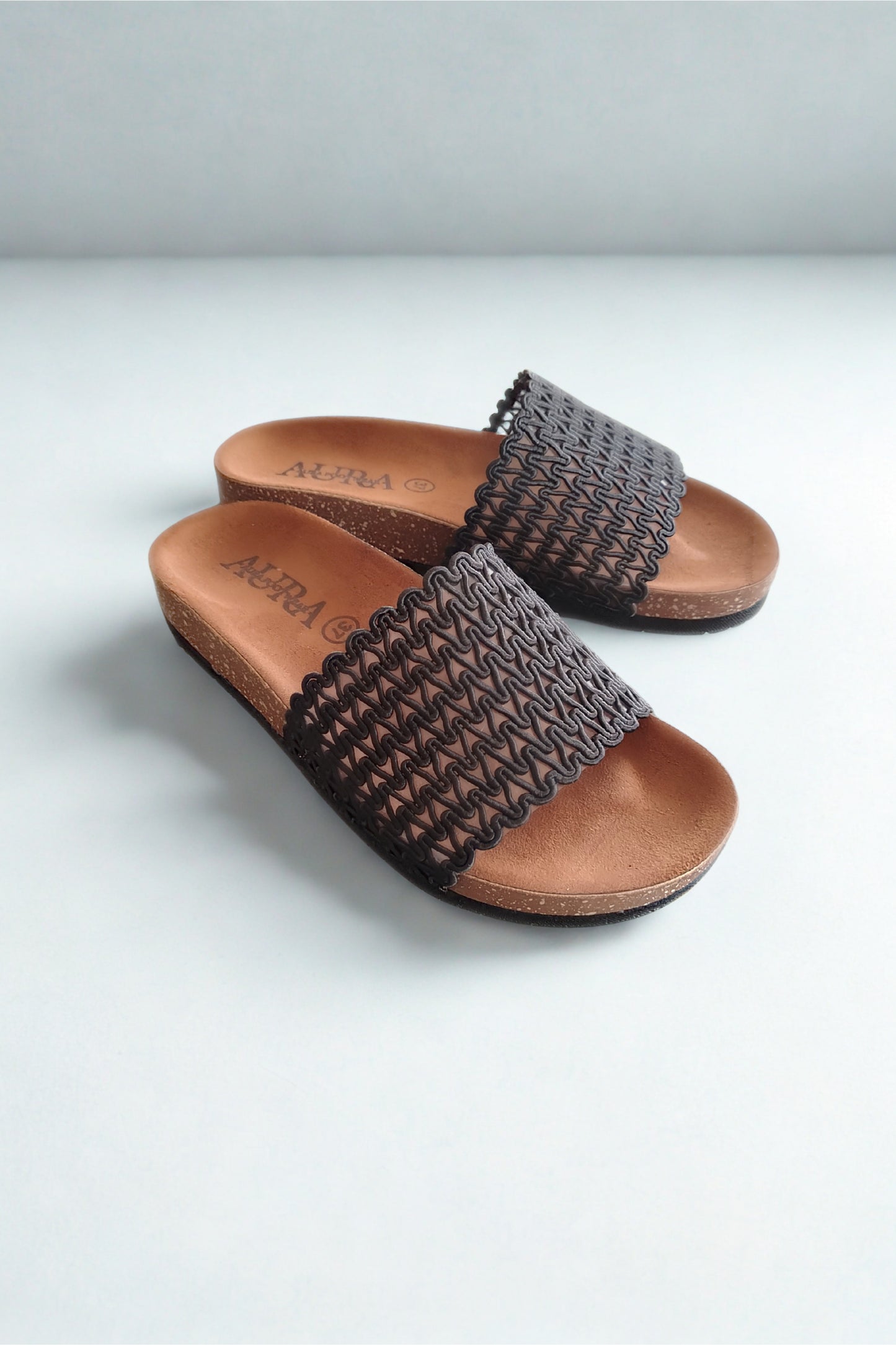 Aura slides black (4011)
