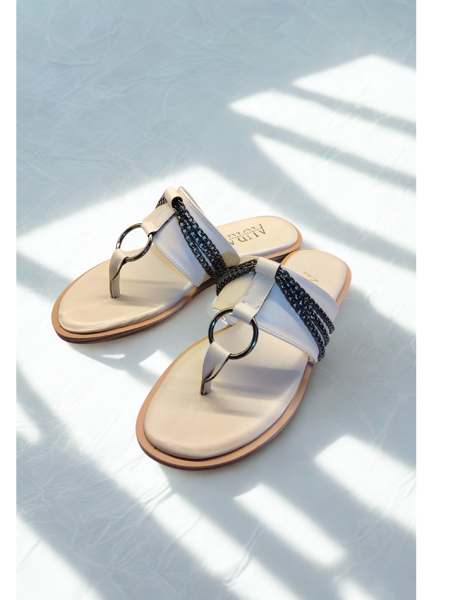 Beige sandal (4004)