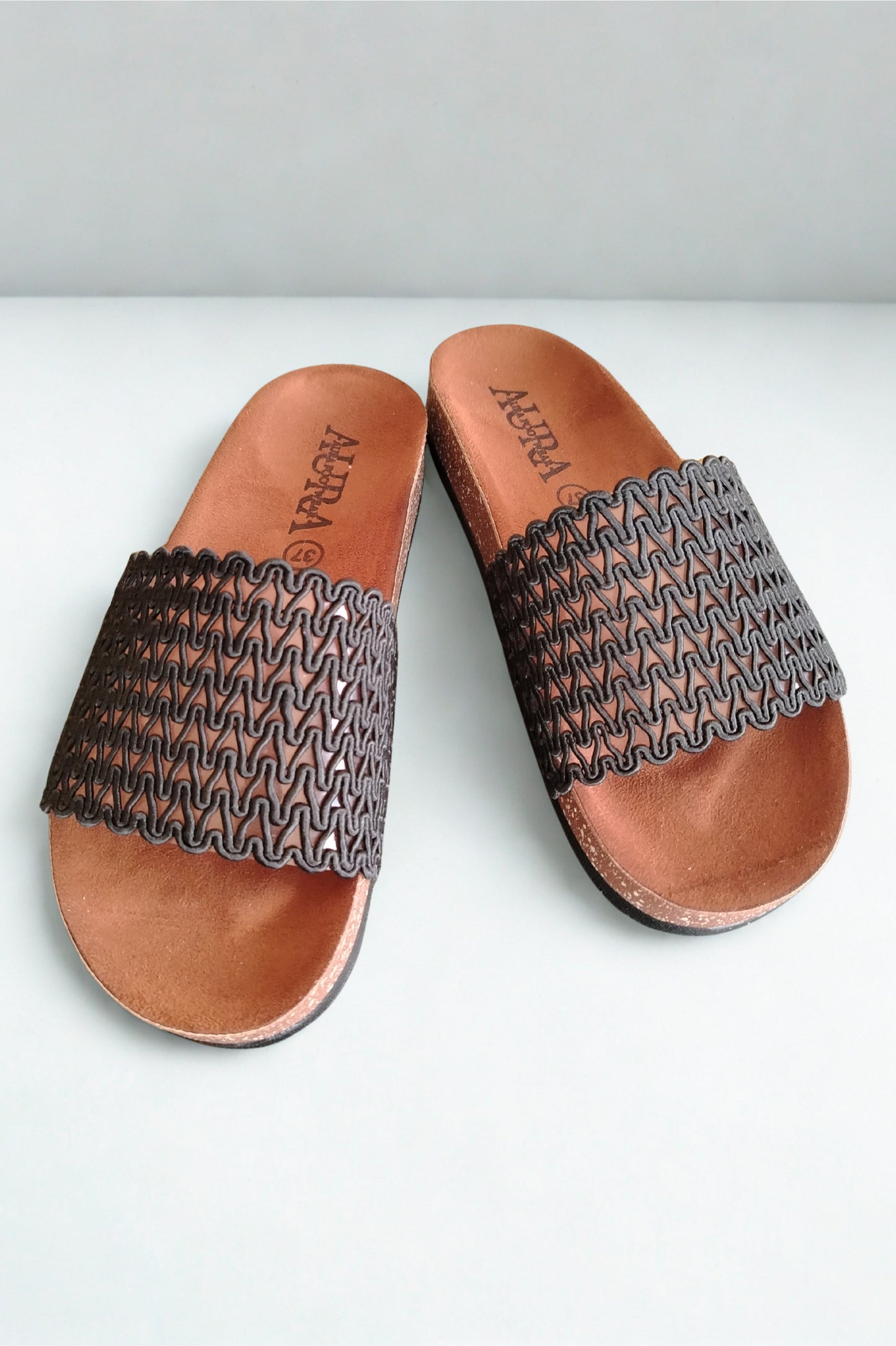 Aura slides black (4011)