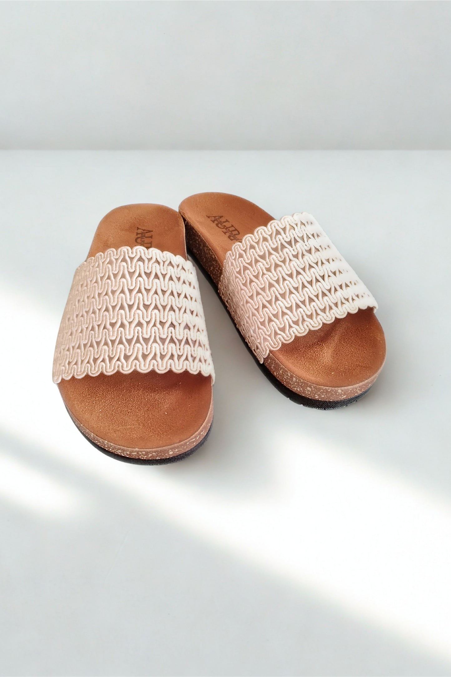 Aura slides beige (4011)